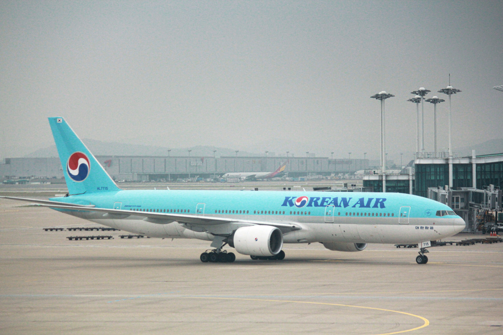 Korean Air Pilots Go on Unpaid Leave to Save Airline